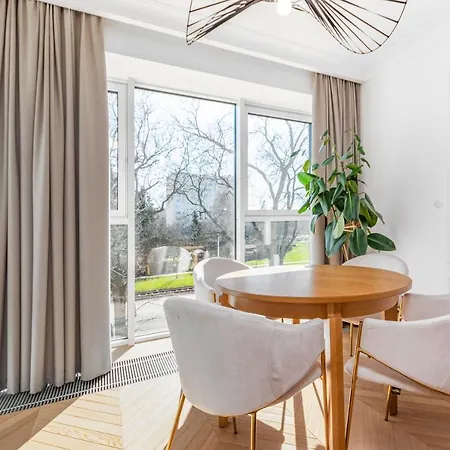 Woronicza By Your Freedom وارسو