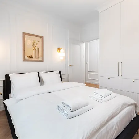 Woronicza By Your Freedom * وارسو